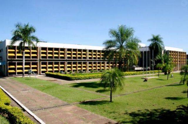 UFMT prevÃª 70 mil casos atÃ© agosto e efeitos atÃ© final do ano