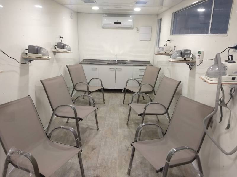  MÃ©dica cria container especial para resgate pulmonar de pacientes com Covid-19