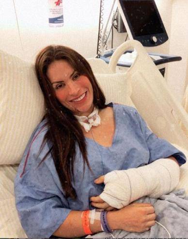  MÃ©dica picada por jararaca deixa a UTI e volta a se alimentar