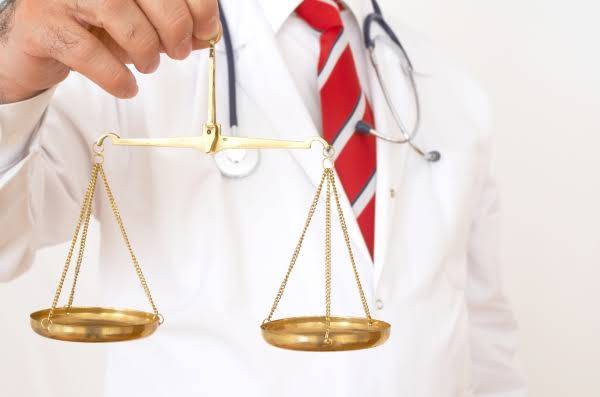 SC: Advogado alerta sobre prontuÃ¡rio mÃ©dico e judicializaÃ§Ã£o da medicina