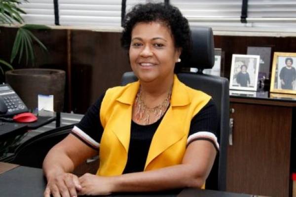 Vereador defende que Emanuel exonere secretÃ¡ria de SaÃºde