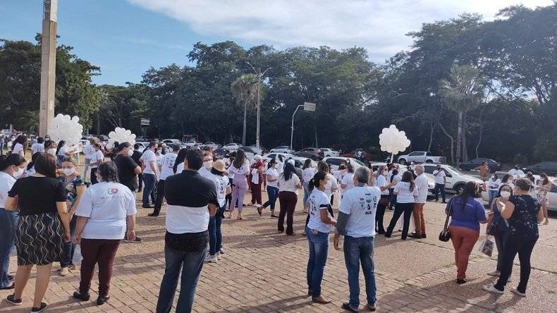 Profissionais protestam por aprovaÃ§Ã£o de piso salarial da enfermagem