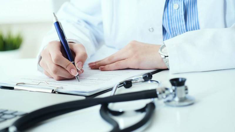 Proposta que interferia na autonomia mÃ©dica de prescriÃ§Ã£o Ã© arquivada no Senado
