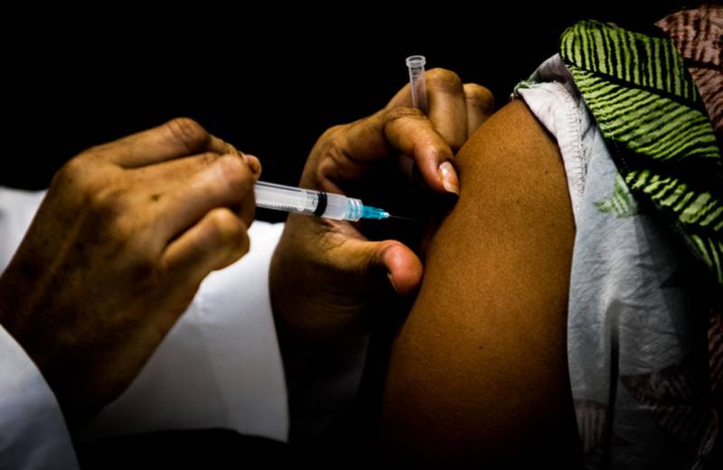 TCE autoriza CuiabÃ¡ a cadastrar para vacinaÃ§Ã£o pessoas com atÃ© 18 anos