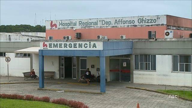 SC: JustiÃ§a reconhece vÃ­nculo de mÃ©dico com o Hospital Regional de AraranguÃ¡