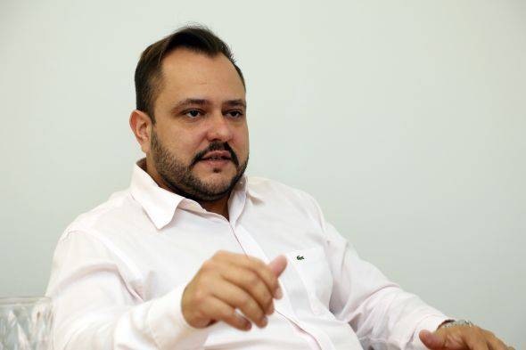 MÃ©dico assume Empresa de SaÃºde