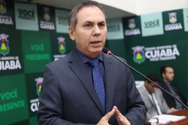Vereador reclama e diz que CuiabÃ¡ tem 39 mil doses estocadas