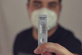 Covid-19: Entidades mÃ©dicas recomendam o uso do teste rÃ¡pido de antÃ­geno