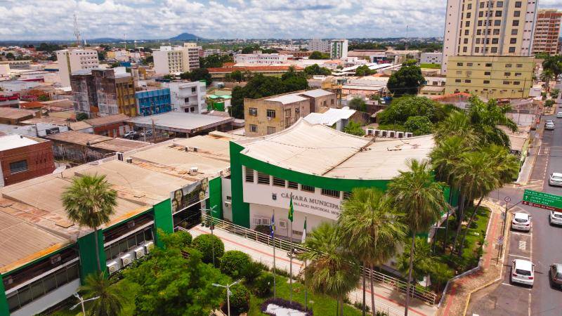 Vereadores de oposiÃ§Ã£o tentam convencer colegas a assinarem pedido de cassaÃ§Ã£o contra prefeito afast