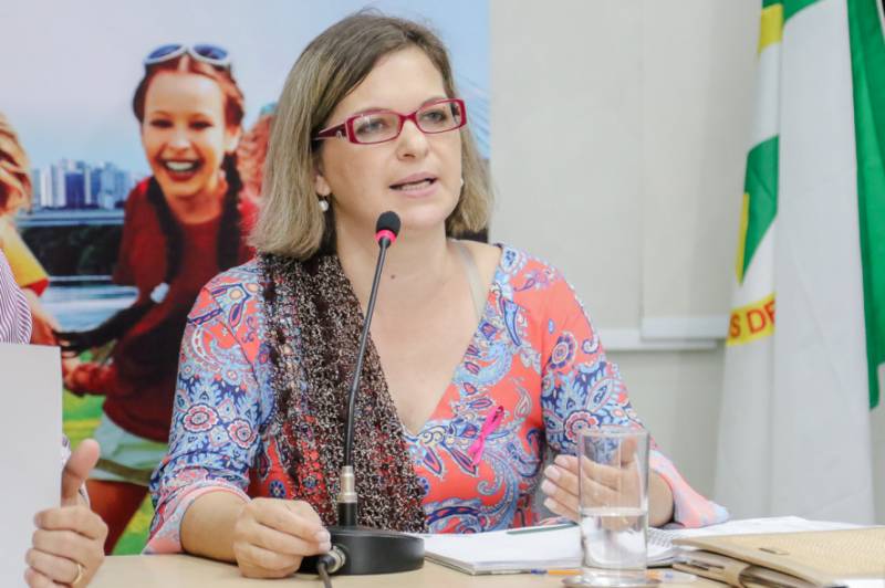 IndicaÃ§Ãµes polÃ­ticas colocaram pacientes em risco, diz ex-secretÃ¡ria