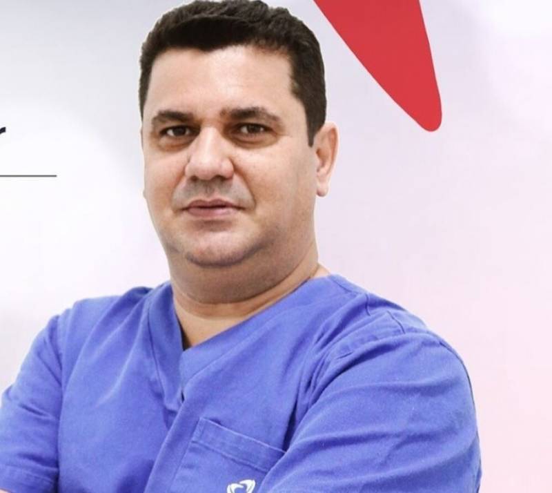 MÃ©dico de 44 anos estÃ¡ na UTI em estado grave apÃ³s ser esfaqueado em briga com motorista por alta ve