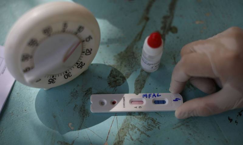 Procura por teste de covid em farmÃ¡cias sobe 44% em 2 semanas