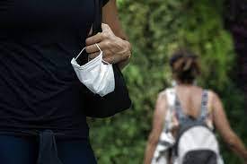 Fim da mÃ¡scara pode pÃ´r em xeque esforÃ§o coletivo contra Covid