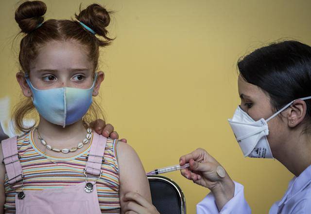 Coronavac deve ser usada sÃ³ em crianÃ§as e adolescentes, anuncia Queiroga