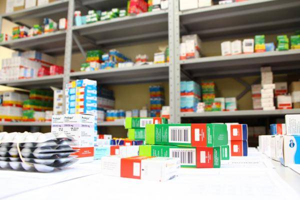 Falta de remÃ©dios bÃ¡sicos jÃ¡ atinge Mato Grosso. E nÃ£o Ã© sÃ³ no SUS