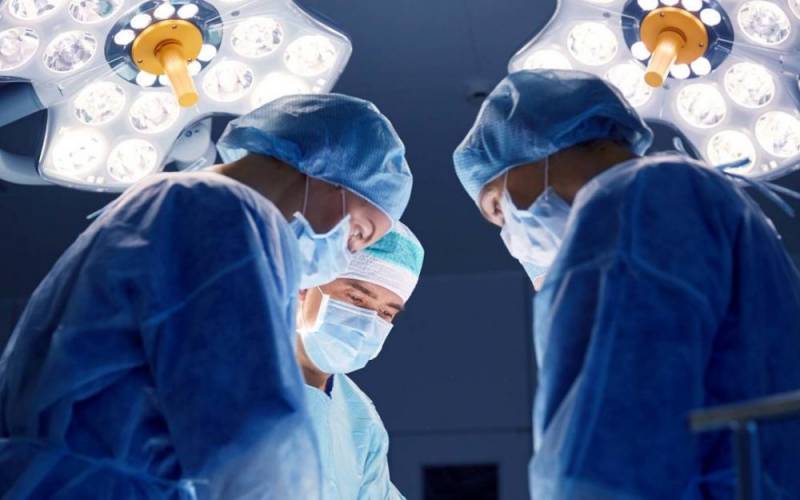 JustiÃ§a determina que municÃ­pio de MT faÃ§a cirurgia plÃ¡stica de reduÃ§Ã£o de mama pelo SUS em 72 horas