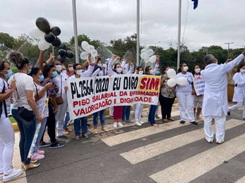 Enfermeiros cobram salÃ¡rio e TRT proÃ­be greve em MT antes mesmo de comeÃ§ar