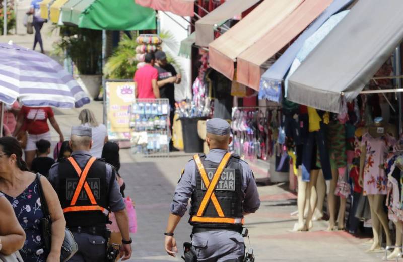 Saiba como serÃ¡ o funcionamento do comÃ©rcio no Feriado de Finados