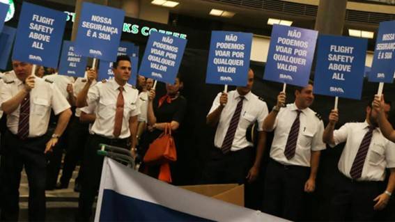 Greve nos aeroportos: JustiÃ§a determina que 90% dos pilotos e comissÃ¡rios devem trabalhar