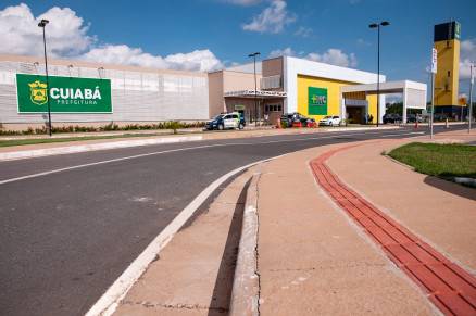 Prefeitura atrasa salÃ¡rios, prÃªmio saÃºde, plantÃµes extras e fÃ©rias