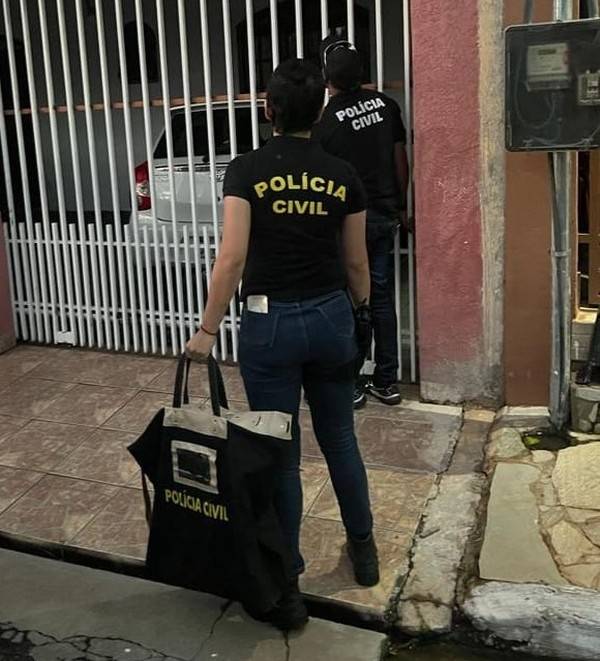 OperaÃ§Ã£o cumpre mandados contra servidores da SaÃºde de CuiabÃ¡ por contrato para chipagem de animais