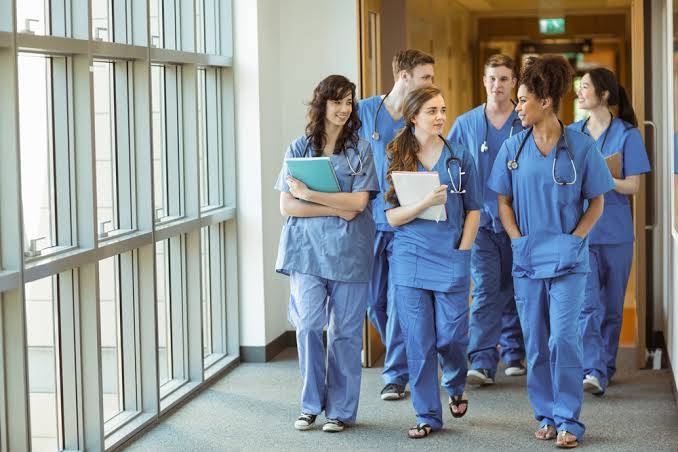  ARTIGO - ContrataÃ§Ã£o de mÃ©dicos recÃ©m-formados com perfil humanista estÃ¡ em alta
