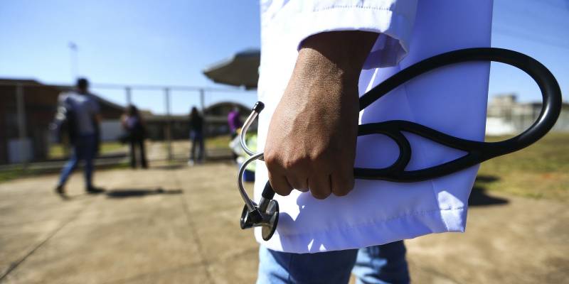 SaÃºde vai credenciar 57 mil equipes para reforÃ§ar unidades bÃ¡sicas