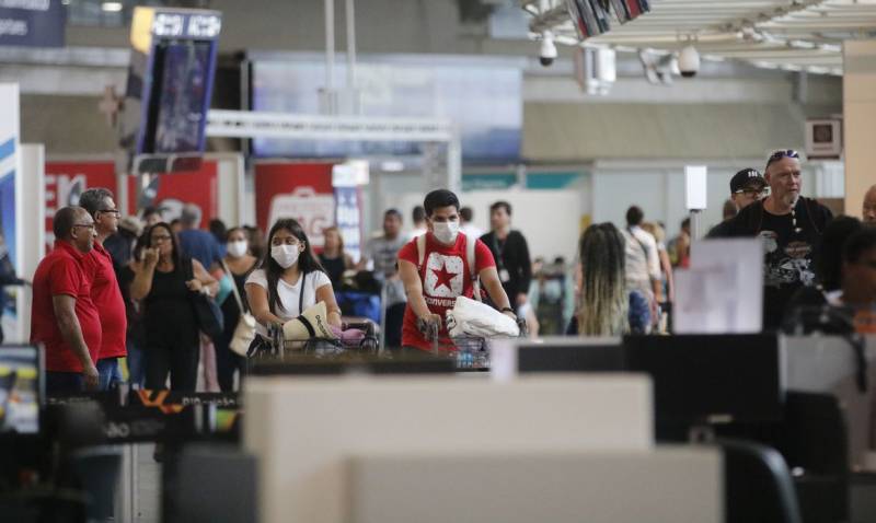 Anvisa deixa de exigir teste de covid-19 para entrada no paÃ­s