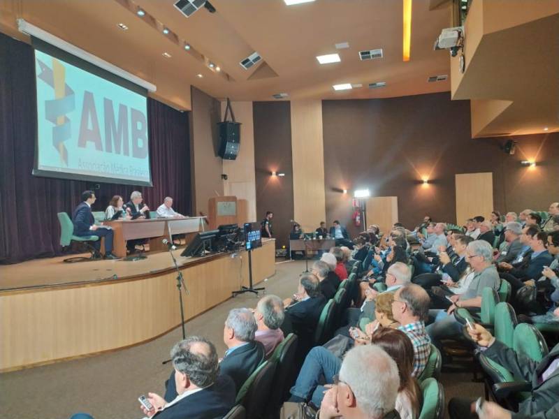 UniÃ£o da classe mÃ©dica Ã© imprescindÃ­vel
