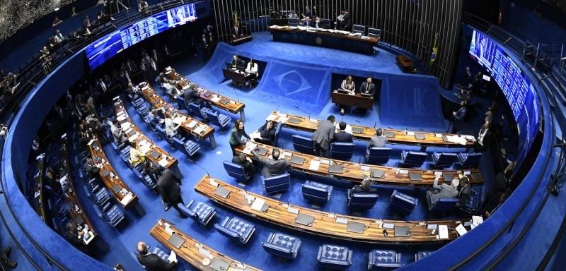 SAÃDE AGONIZA NO SENADO