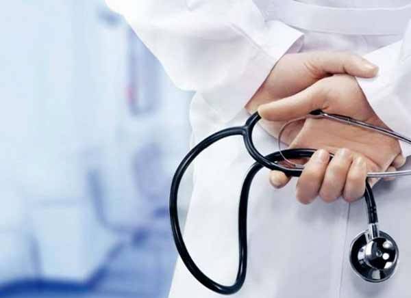  BOLÃVIA DENUNCIA MÃDICOS CUBANOS SEM DIPLOMA