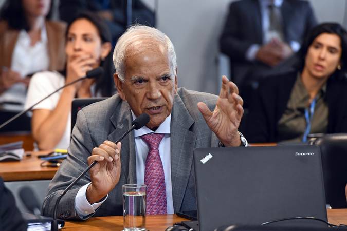  Relator de PEC que prevÃª cortes no funcionalismo abre exceÃ§Ã£o para mÃ©dicos