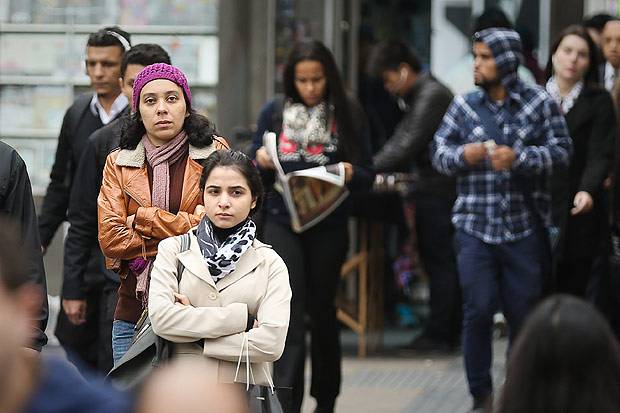  SES: Clima frio e reabertura do comÃ©rcio aumentarÃ£o casos de SRAG