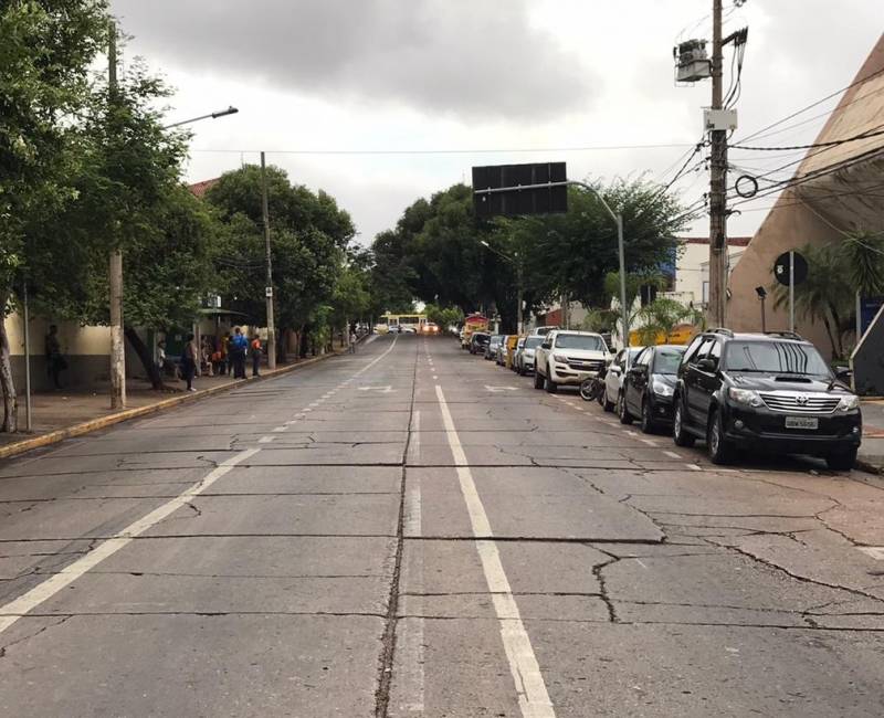 Emanuel propÃµe antecipar toque de recolher e fechar bares