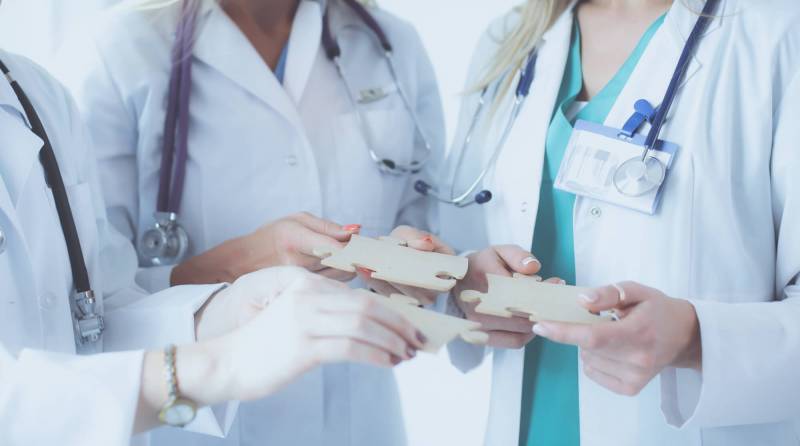 Carta Aberta: FMB defende implantaÃ§Ã£o da carreira de estado para os mÃ©dicos brasileiros